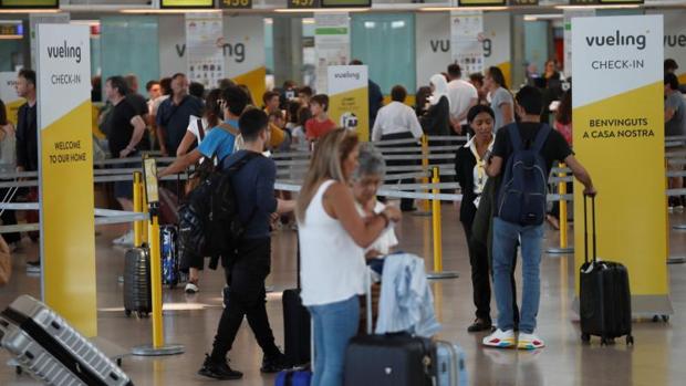Normalidad en El Prat en el primer día de huelga de Iberia