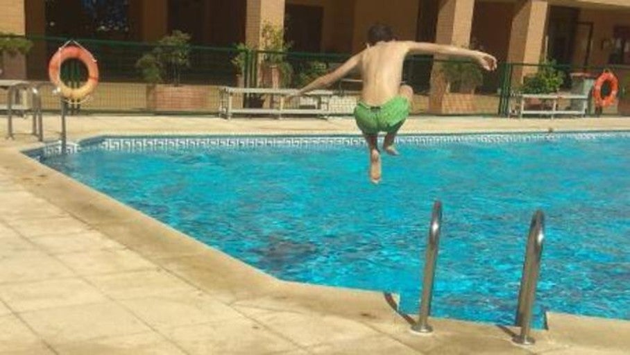 Muere un hombre de 49 años ahogado en una piscina en El Campello