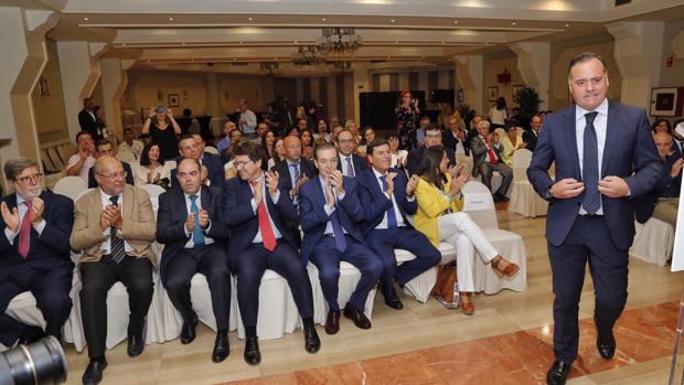 Aparici, Igea, Amor, Mañueco, Barrios y Carriedo, ayer durante la Asamblea de ATA en Valladolid