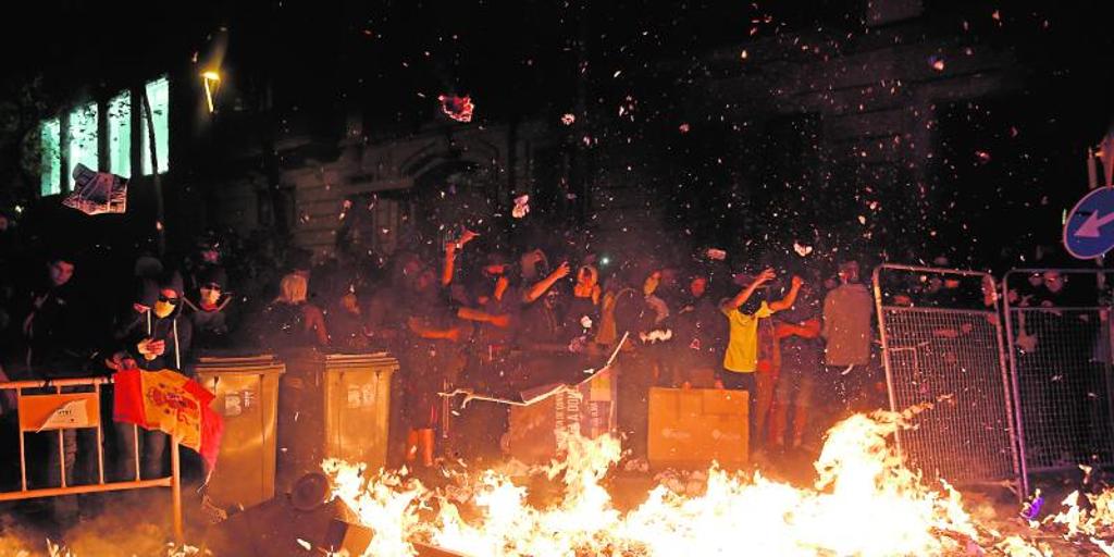 Protestas tras la sentencia del «procés», en directo: Los disturbios dejan 72 agentes heridos y 51 detenidos