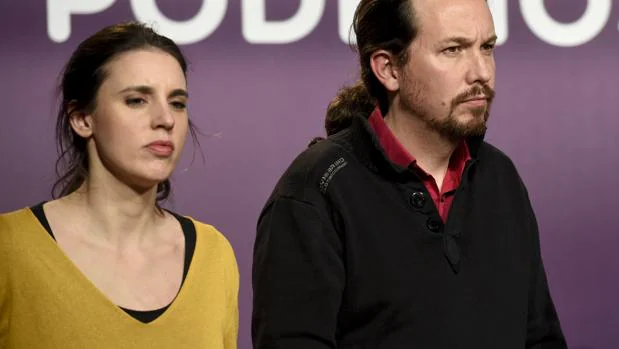 La número dos de Podemos, Irene Montero, y el secretario general del partido, Pablo Iglesias, hace unas semanas en un mitin electoral