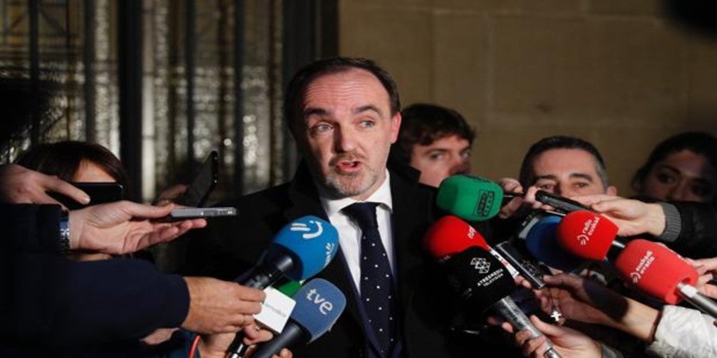 Esparza exige retirar la mención a Navarra en el Estatuto Vasco