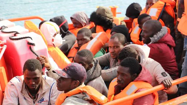 Salvamento Marítimo recoge a 50 inmigrantes subsaharianos llegados a las Islas Chafarinas