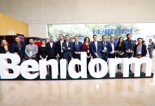 Autoridades y directivos de las cadenas hoteleras participantes en el MostCongres20 de Benidorm, este míercoles