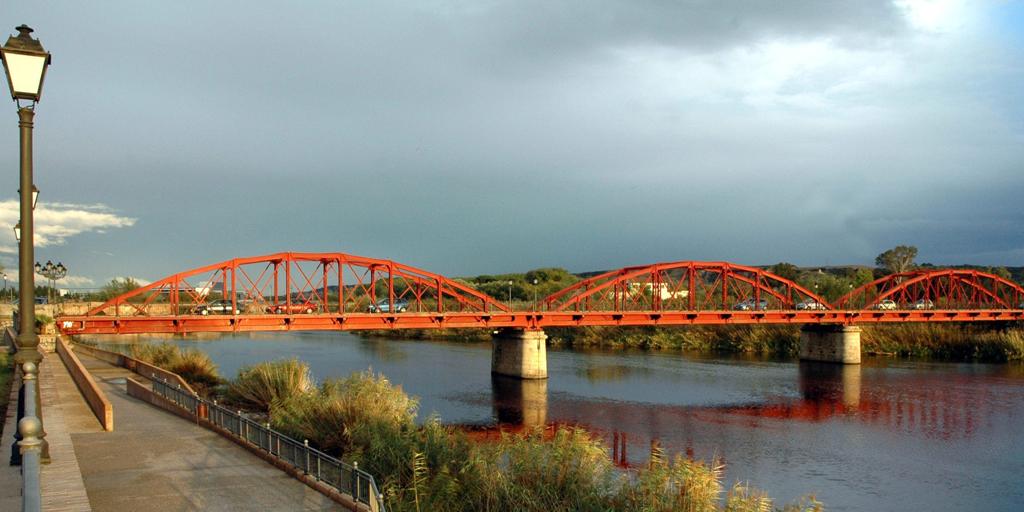 Siguen las obras de rehabilitación y mejora del Puente Reina Sofía