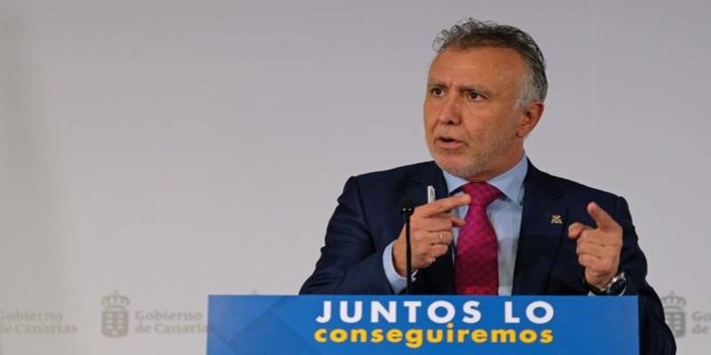 Canarias cierra el ocio nocturno, prohíbe fumar en espacios públicos y declara obligatoria la mascarilla