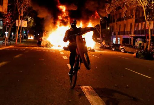 Un ciclista durante las protestas