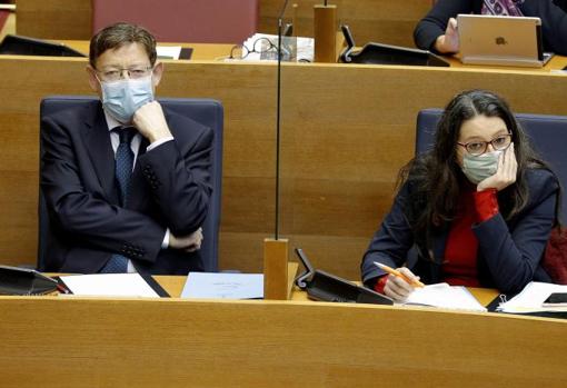 Ximo Puig y Mónica Oltra en Les Corts Valencianes, hace unos días