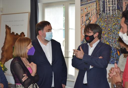 Oriol Junqueras y Carles Puigdemont en la casa de este úlitmo en Waterloo, Bélgica