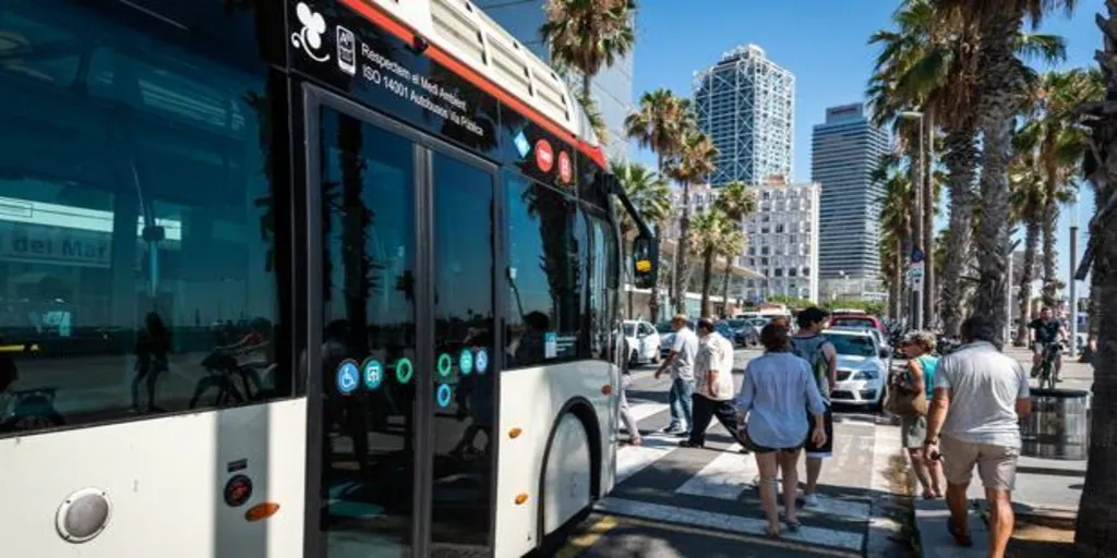 This is how the new fast bus line in Barcelona works