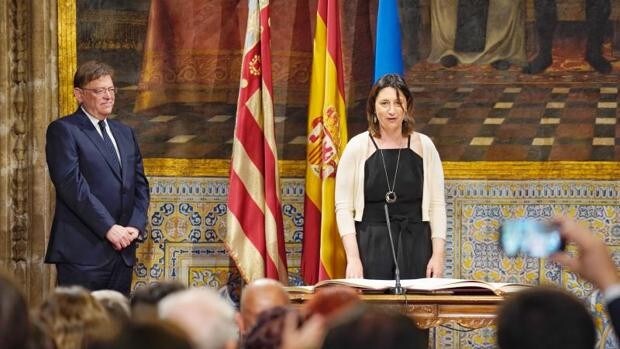 La consellera Rosa Pérez Garijo, en su toma de posesión junto al presidente de la Generalitat Valenciana, Ximo Puig