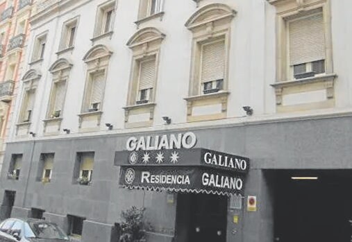La fachada del hotel familar, el Galiano, donde el asesino agredió a su propia madre