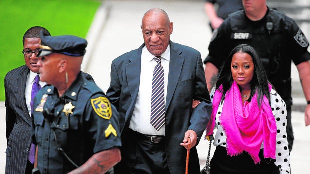 El cómico Bill Cosby, ayer, a su llegada a la corte de Norristown, Pensilvania
