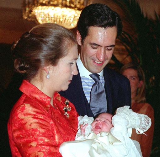 La Infanta Doña Elena gusta de llevarlos en pareja
