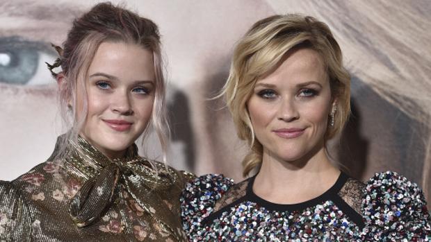 Reese Witherspoon junto a su hija