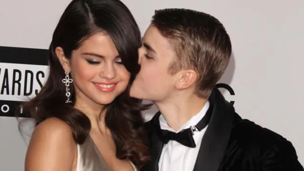 Selena Gomez Invitada A La Boda Del Padre De Justin Bieber Como Su Acompanante