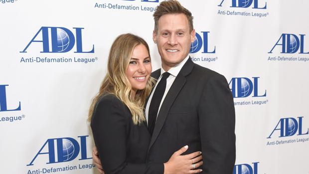 Trevor Engelson con la dietista Tracey Kurland