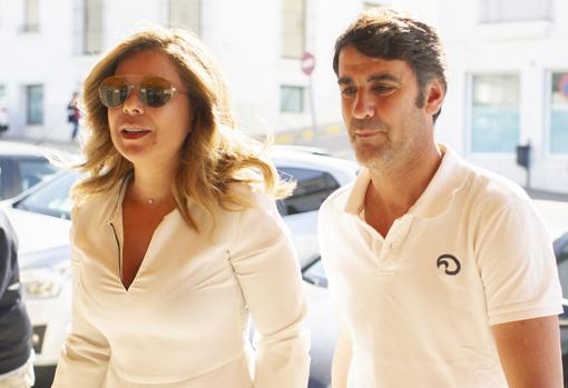 María José Campanario y Jesulín de Ubrique llegando al juzgado