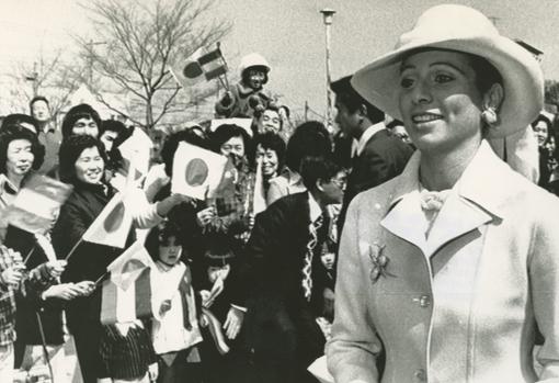 Alia de Jordania en una visita a Japón