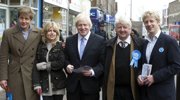De Izq. a Dcha: Leo, Rachel, Boris, Stanley y Jo Johnson