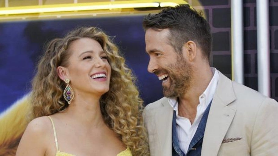 Blake Lively y Ryan Reynolds comparten la primera fotografía de su bebé