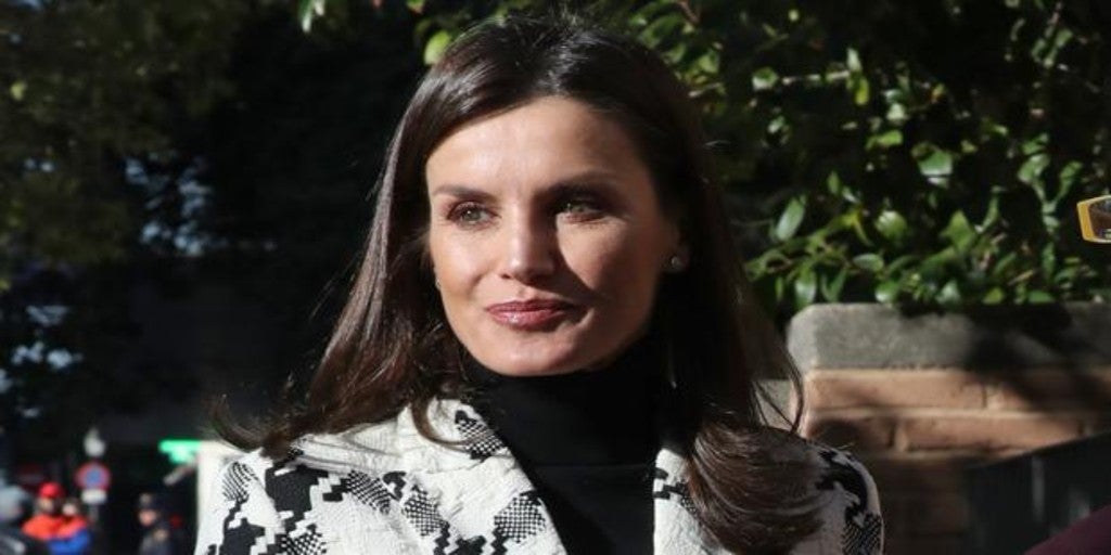 La Reina Letizia, de luto en su primer acto oficial en homenaje a la Infanta Pilar
