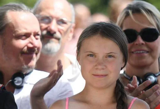 Greta Thunberg, junto a sus padres: Svante Thunberg y Malena Erman
