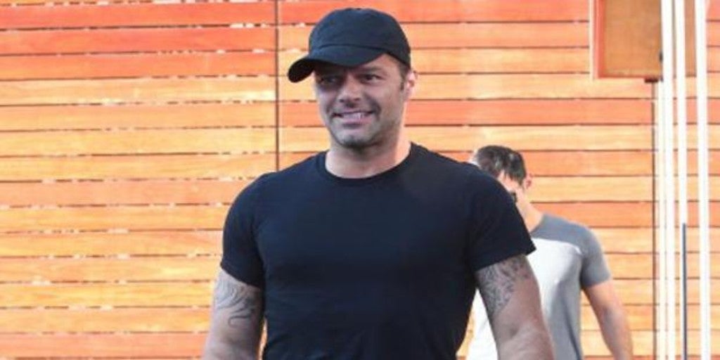 Ricky Martin presenta a su cuarto hijo, Renn
