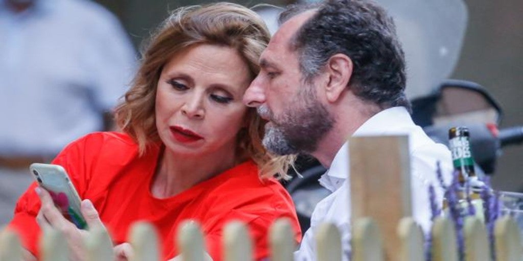 El romántico gesto del novio de Ágatha Ruiz de la Prada con la diseñadora
