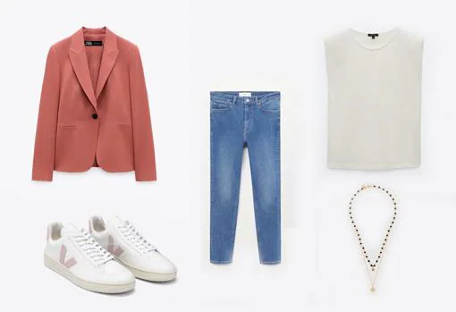 Basic blazer by Zara (€ 29.95), skinny jeans by Mango (€ 25.99), cotton t-shirt by Massimo dutti (€ 15.95), Veja model V-12 sneakers (€ 125) and Dime que chokers you love me (€ 69)