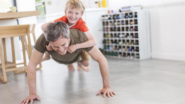 Ahora los padres cuidan más la alimentación y el ejercicio cuando tienen hijos