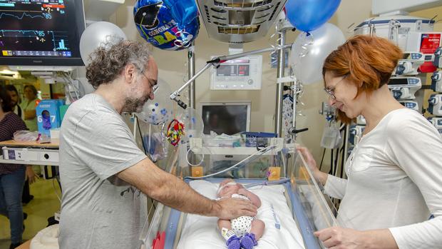 La Graduacion De Salvador El Bebe De 500 Gramos Que Ha Pasado Sus Primeros 5 Meses De Vida En La Uci