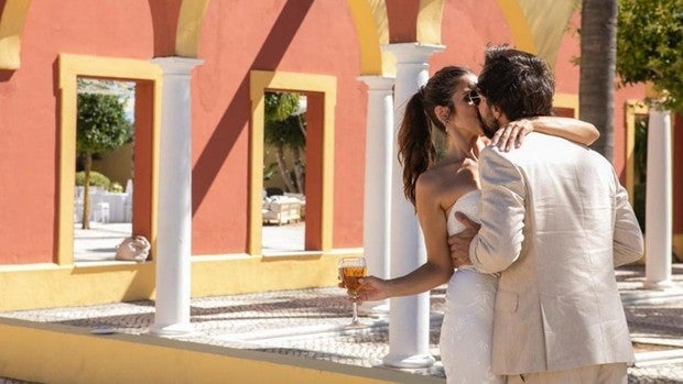 Se busca al traidor de la boda de Elena Furiase