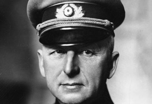 Von Manstein, encargado de reforzar al Sexto Ejército de Paulus
