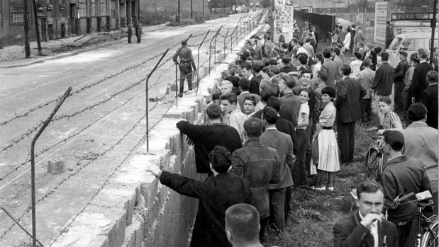 La mentira oculta del «lacayo de Stalin» que precipitó la construcción del Muro de Berlín