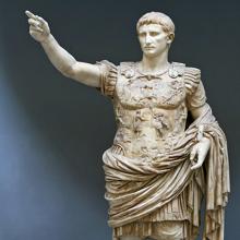 Estatua de César Augusto.