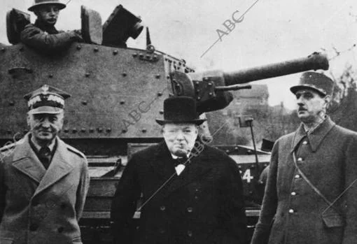 Churchill with de Gaulle