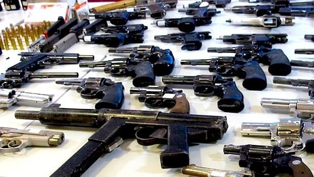 Alijo de armas decomisado recientemente a una banda en Caracas