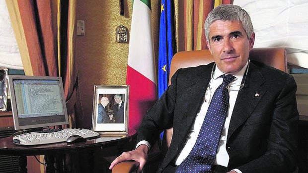 Casini, en su despacho