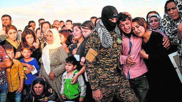 Funeral en Siria por un kurdo muerto en enfrentamientos con Daesh