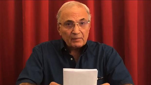 Una captura de imágenes obtenida a partir de un video distribuido por el asesor del ex primer ministro egipcio Ahmed Shafiq