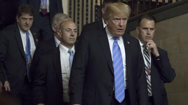 El presidente estadounidense, Donald Trump, en el momento en que abandona la cumbre del G7