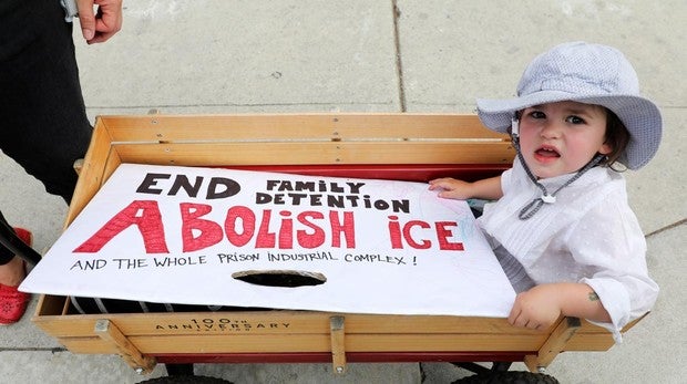 Desfile de niños contra la separación familiar de inmigrantes en Los Ángeles