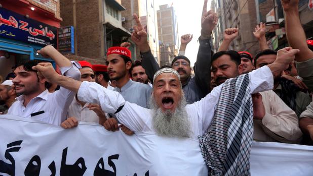 Protesta en Lahore por el atentado terrorista del pasado martes