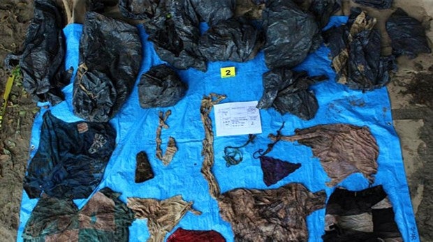 Los investigadores han encontrado 200 prendas, 114 carnets de identidad y numerosos artículos personales