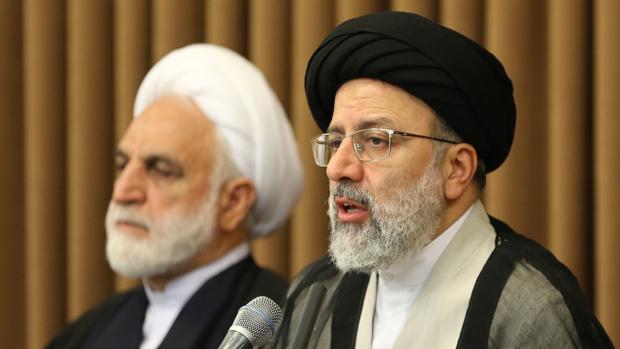 El jefe del poder judicial iraní, Ebrahim Rais, en un encuentro con embajadores extranjeros hoy en Teherán
