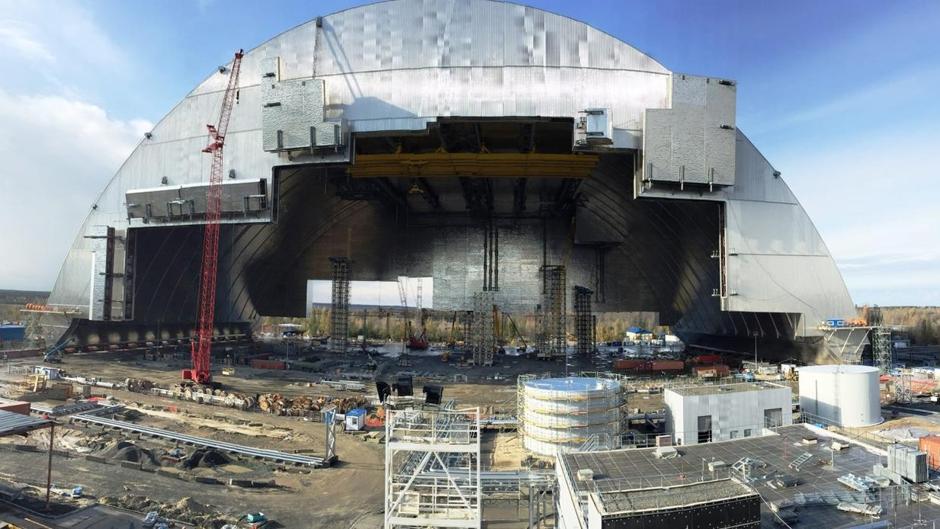 Imágenes En Vídeo De La Construcción Del Sarcófago Gigante Que Se