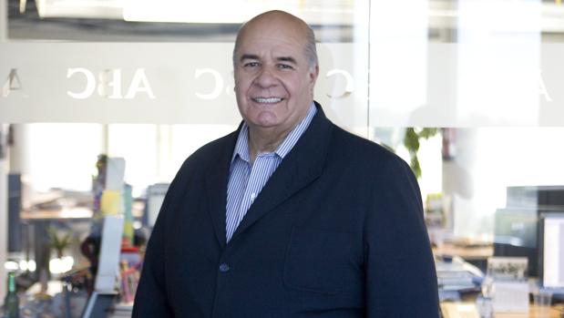 El exembajador de Guatemala en EE.UU., Julio Ligorría en la redacción de ABC