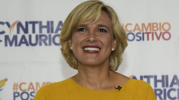 La alcaldesa de Guayaquil, que prohibió aterrizar a Iberia, da positivo por coronavirus