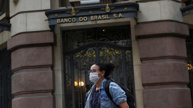 Brasil localiza 1,1 toneladas de cocaína en un camión con guantes para el Covid-19